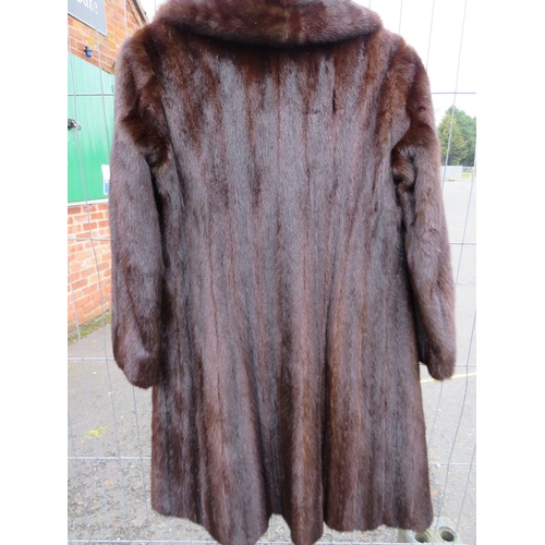 78 - A VINTAGE RICH MAHOGANY BROWN MINK FUR COAT, fully lined, hook fasteners, front pockets, approx size... 
