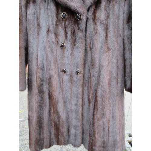 78 - A VINTAGE RICH MAHOGANY BROWN MINK FUR COAT, fully lined, hook fasteners, front pockets, approx size... 