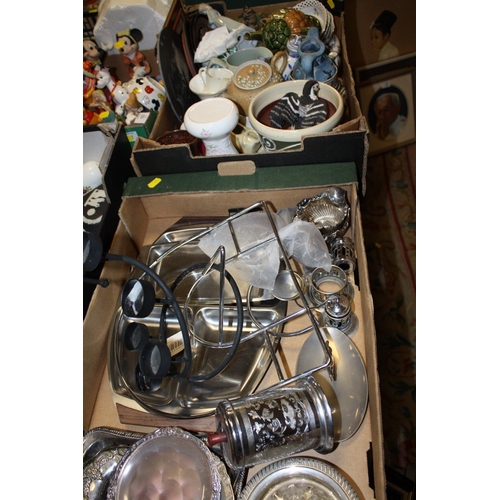 102 - TWO TRAYS OF ASSORTED CERAMICS TO INCLUDE TEAPOTS TOGETHER WITH A TRAY OF METALWARE (3)