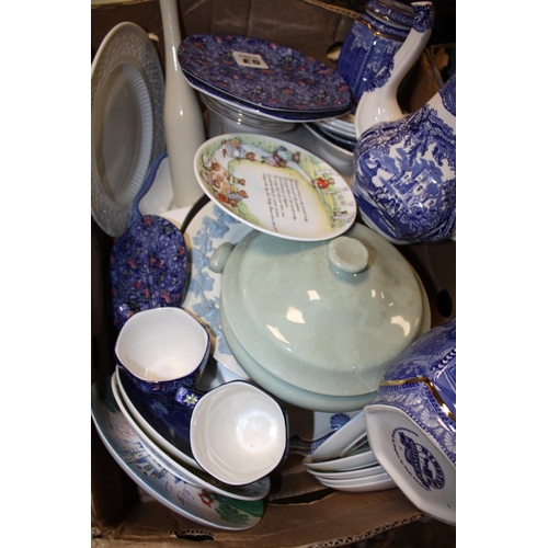 117 - TWO TRAYS OF ASSORTED CERAMICS TO INCLUDE A WEDGWOOD QUEENSWARE PLATE, COALPORT COLLECTORS PLATE ETC
