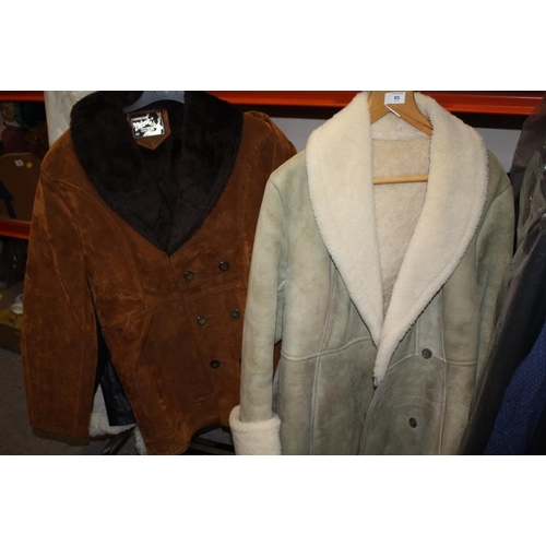 85 - THREE VINTAGE FUR COATS TOGETHER WITH A MILAN LEATHER EXAMPLE (4)