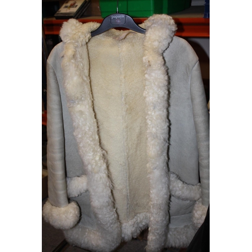 85 - THREE VINTAGE FUR COATS TOGETHER WITH A MILAN LEATHER EXAMPLE (4)