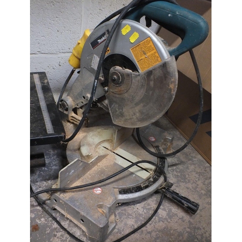 525 - A TABLE SAW TOGETHER WITH A MAKITA CIRCULAR SAW - HOUSE CLEARANCE A/F