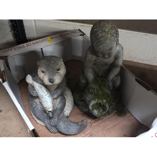 531 - A TRAY OF GARDEN FIGURES TO INCLUDE DOGS