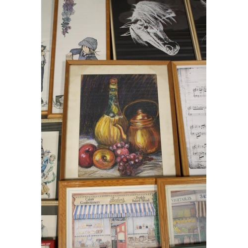 7 - A COLLECTION OF PICTURES AND PRINTS TO INCLUDE A FRAMED OIL ON BOARD SIGNED DAVINA K, PASTEL STILL L... 