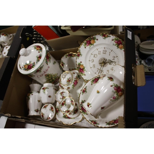 115 - A TRAY OF ROYAL ALBERT OLD COUNTRY ROSES, TO INCLUDE COOKIE JAR, VASES ETC.