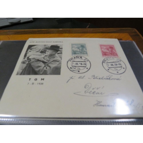 376 - A FIRST DAY COVER ALBUM CONTAINING WAR TIME STAMPS AND HISTORICAL INTEREST EXAMPLES, EARLY USA FIRST... 