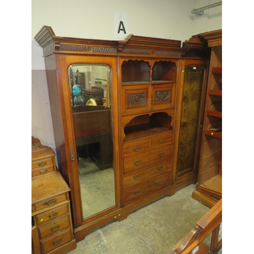 604 - AN EDWARDIAN CARVED MAHOGANY TRIPLE WARDROBE H-229 W-220 CM S/D