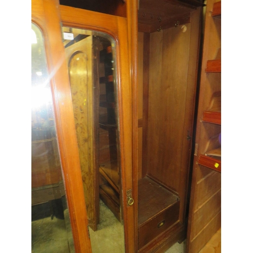 604 - AN EDWARDIAN CARVED MAHOGANY TRIPLE WARDROBE H-229 W-220 CM S/D