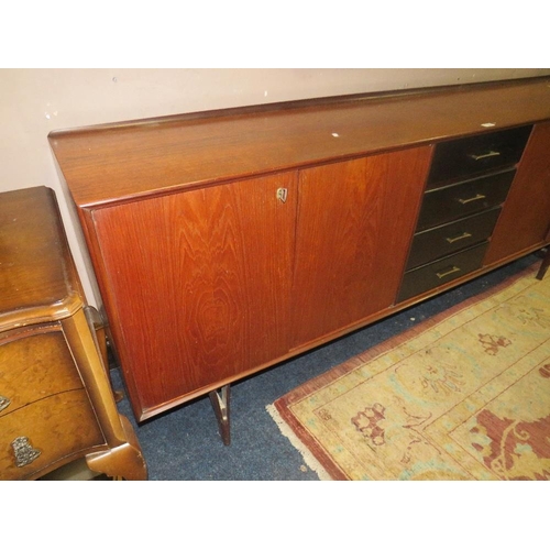 629 - A RETRO TEAK LONG SIDEBOARD WITH FOUR DRAWERS H-84 W-221 D-45 CM