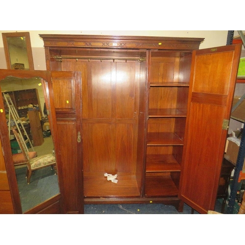 632 - A 1920'S MAHOGANY TRIPLE WARDROBE H-198 W-152 CM