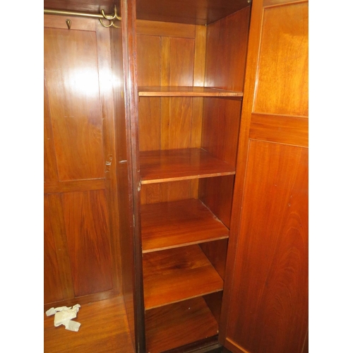 632 - A 1920'S MAHOGANY TRIPLE WARDROBE H-198 W-152 CM