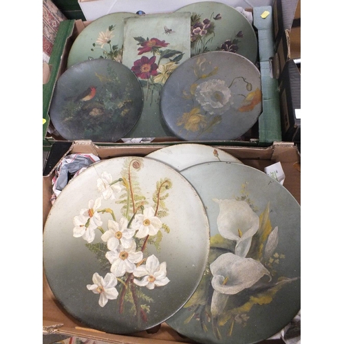 82 - A COLLECTION OF OIL PAINTINGS ON TIN, TO INCLUDE FLORAL EXAMPLES