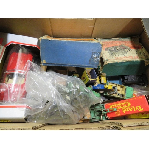 91 - A QUANTITY OF VINTAGE DIECAST VEHICLES TO INCLUDE A DINKY BLAW KNOX  BULLDOZER AND COLES MOBILE CRAN... 