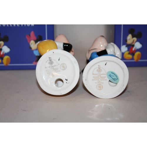 257 - A PAIR OF BOXED ROYAL DOULTON MICKEY MOUSE COLLECTION FIGURES OF MICKEY AND MINNIE MOUSE WITH GOLD B... 