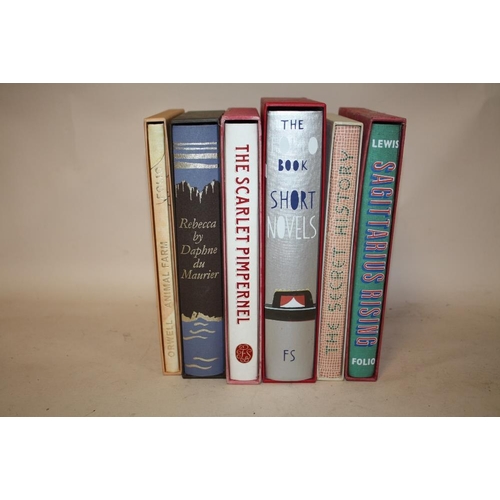 267 - SIX FOLIO SOCIETY BOOKS, TO INCLUDE ANIMAL FARM, THE SCARLET PIMPERNEL, THE FOLIO BOOK OF SHORT NOVE... 