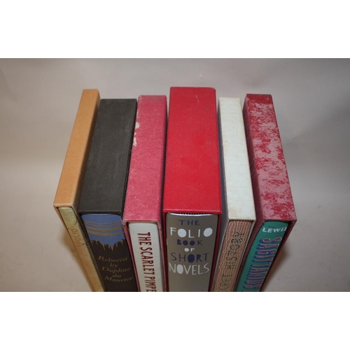 267 - SIX FOLIO SOCIETY BOOKS, TO INCLUDE ANIMAL FARM, THE SCARLET PIMPERNEL, THE FOLIO BOOK OF SHORT NOVE... 