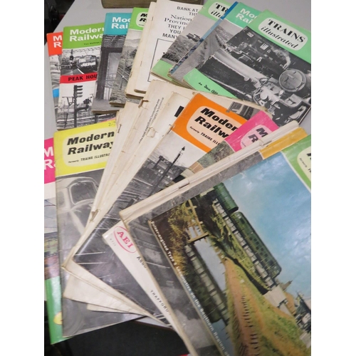 370 - A COLLECTION OF RAILWAY INTEREST BOOKS AND MAGAZINES TO INCLUDE BRITISH RAILWAYS LMR DERBY 1960 RULE... 