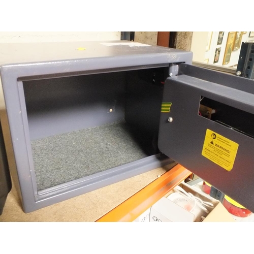 539 - AN ELECTRIC SAFE ( KEY CODE BUT NO KEY )