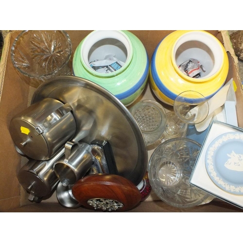 156 - A BOX OF CERAMICS AND GLASSWARE ETC. TO INCLUDE WEDGWOOD JASPERWARE, STAINLESS STEEL TEA SERVICE TOG... 