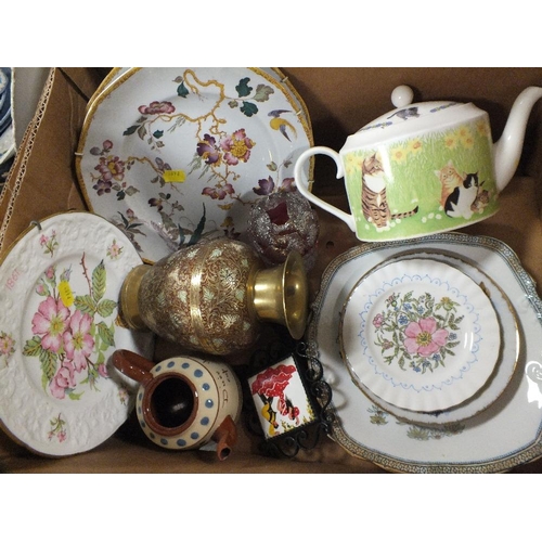 175 - TWO TRAYS OF ASSORTED CERAMICS TO INCLUDE HARLEQUIN CUPS AND SAUCERS ETC.