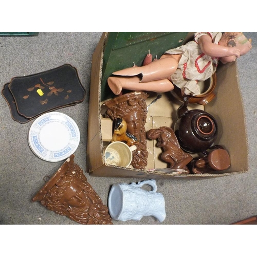 192 - A BOX OF ASSORTED COLLECTABLES TO INCLUDE A PAIR OF FIGURAL CORBELS, LACQUER WARE TRAYS ETC.