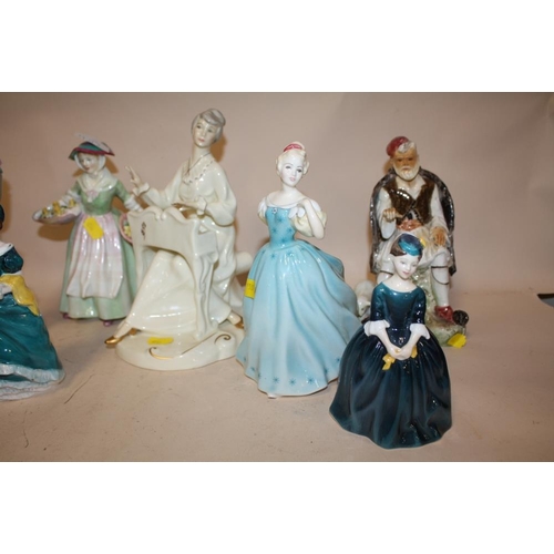 402 - A COLLECTION OF ASSORTED CERAMIC LADY FIGURES TO INCLUDE COALPORT AND OTHER EXAMPLES A/F