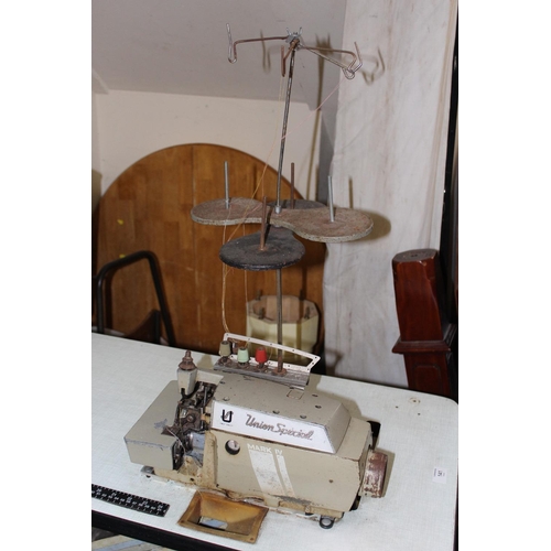 141 - A VINTAGE MARK IV UNION SPECIAL INDUSTRIAL SEWING MACHINE