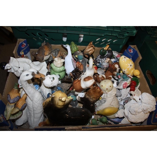 247 - TWO TRAYS OF CERAMIC AND RESIN ANIMAL FIGURES TO INCLUDE POOLE, COOPER CRAFT, ETC.