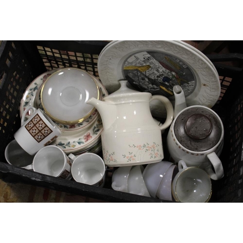 180 - THREE TRAYS OF ASSORTED CERAMICS TO INCLUDE WEDGWOOD CALENDAR PLATES