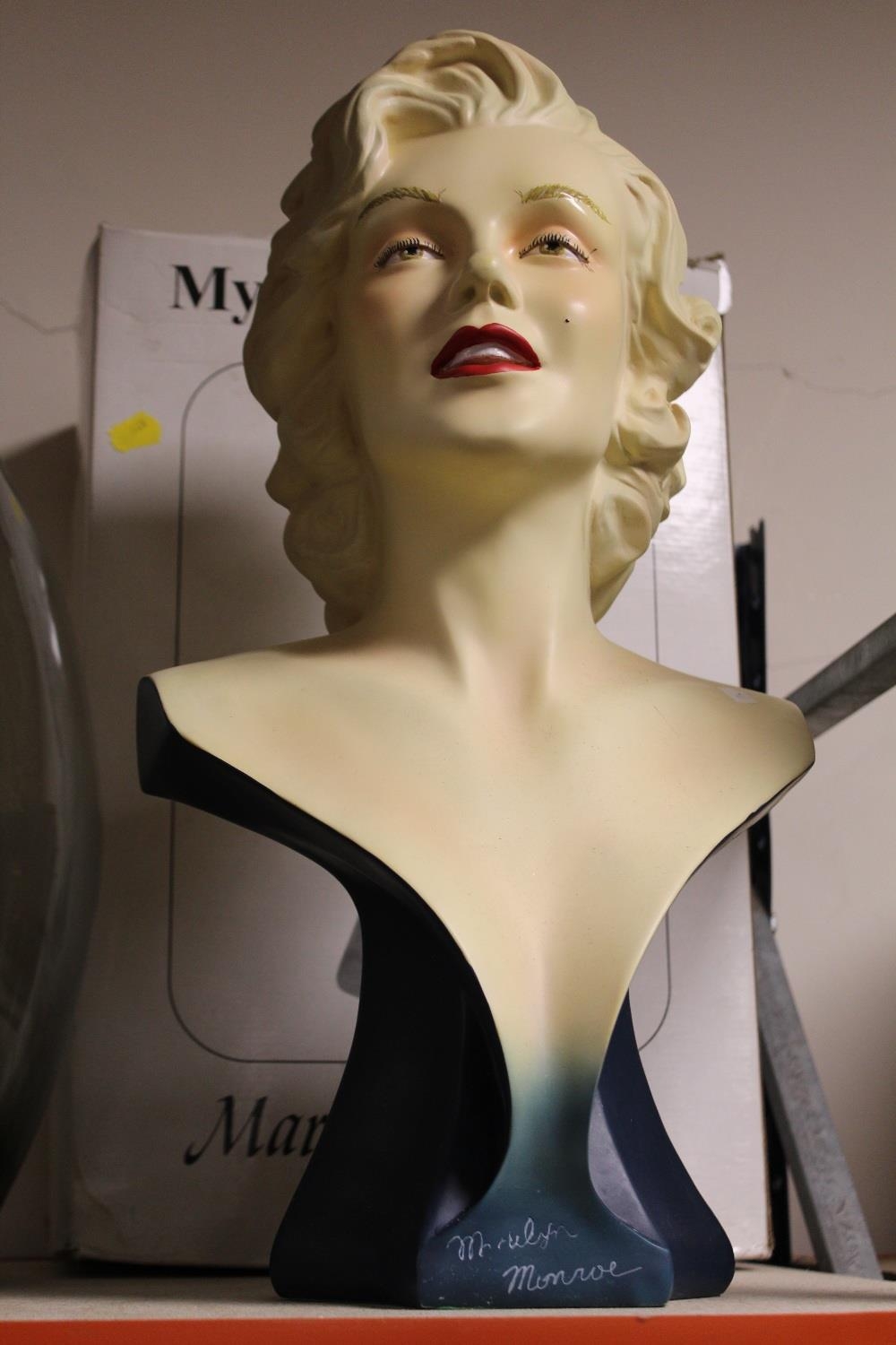 Marilyn Monroe - Tableau En Relief, Sculpture by Ludovic Latreille