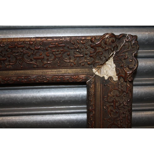 30 - AN ANTIQUE GILT PICTURE FRAME A/F - REBATE 51 CM BY 64.5 CM