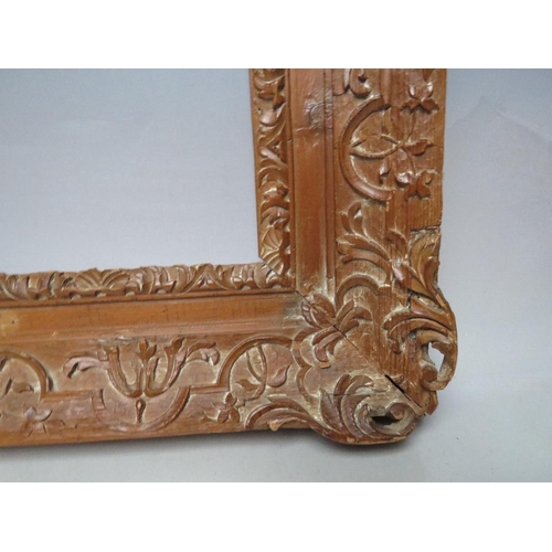 68 - A LATE 18TH / EARLY 19TH CENTURY DECORATIVE CARVED WOODEN FRAME, some damages, frame W 9 cm, rebate ... 