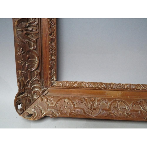 68 - A LATE 18TH / EARLY 19TH CENTURY DECORATIVE CARVED WOODEN FRAME, some damages, frame W 9 cm, rebate ... 
