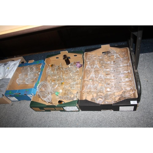 167 - THREE TRAYS OF GLASSWARE TO INCLUDE STEWART CRYSTAL DRINKING GLASSES AND ISLE SCULPTURED GLASS PAPER... 