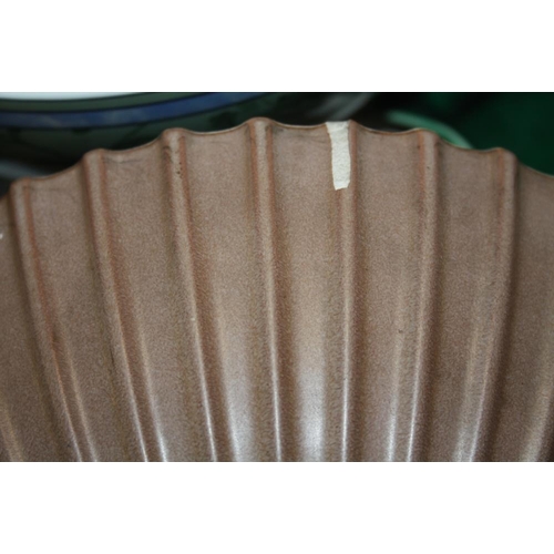 175 - A SMALL TRAY OF WEDGWOOD JASPERWARE TO INCLUDE A LILAC CABINET PLATE TOGETHER WITH A WEDGWOOD N.W. B... 