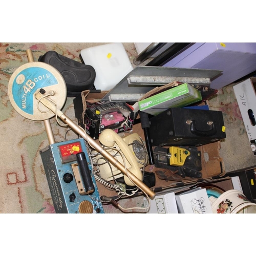 125 - A BOX OF ASSORTED COLLECTABLES TO INCLUDE A VINTAGE TELEPHONE, METAL DETECTOR, CASE OF CHILDRENS DOO... 