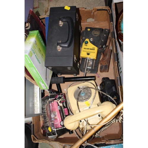 125 - A BOX OF ASSORTED COLLECTABLES TO INCLUDE A VINTAGE TELEPHONE, METAL DETECTOR, CASE OF CHILDRENS DOO... 