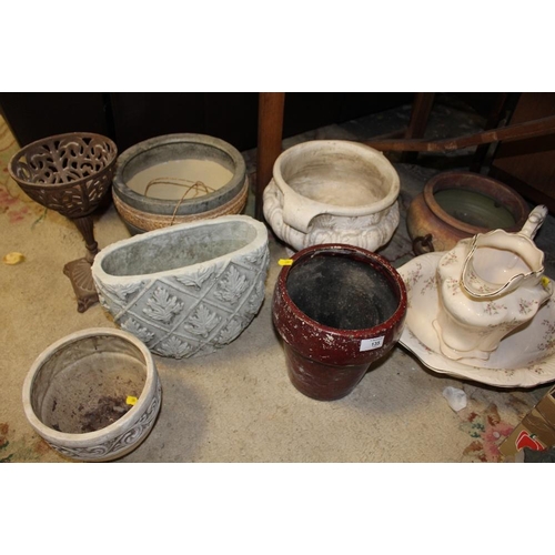 135 - A COLLECTION OF MODERN STONEWARE PLANTERS AND VASES TO INCLUDE A VASE ON CAST METAL STAND, TOGETHER ... 