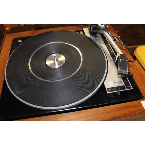 138 - A WHARFEDALE LINTON TURNTABLE AND A PAIR OF WHARFEDALE LINTON 2 SERIES SPEAKERS