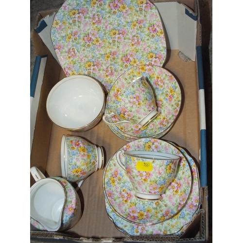 65 - A SMALL TRAY OF ROSINA CHINZ STYLE CHINA