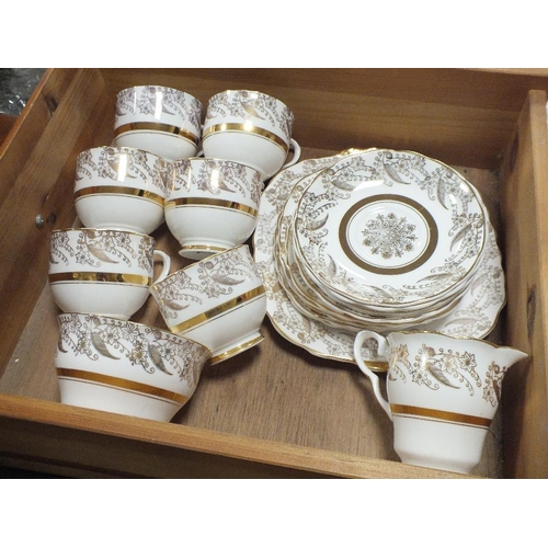 78 - A BOX OF PALL MALL GILDED CHINA TO INCLUDE TRIOS