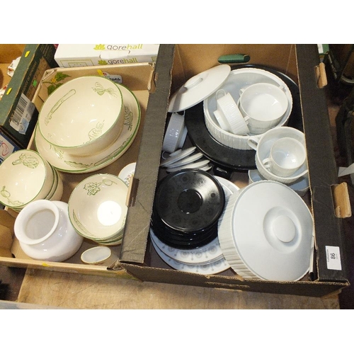 86 - TWO TRAYS OF ASSORTED CERAMICS TO INCLUDE A QUANTITY OF ROSENTHAL TAPIO WIRK KALA DINNER WARE