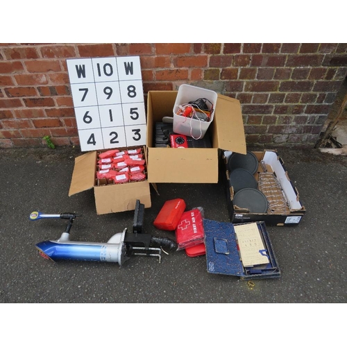 118 - THREE BOXES CONTAINING A SELECTION OF ITEMS TO INCLUDE A BOX OF CREDIT CARD READERS, HOOPLA GAME, TH... 