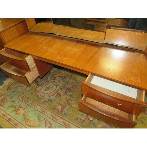 758 - A RETRO TEAK DRESSING TABLE WITH TRIPLE MIRROR W-146 CM