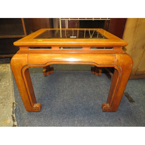 770 - A MODERN GLAZED LAMP TABLE TOGETHER WITH A CORNER UNIT