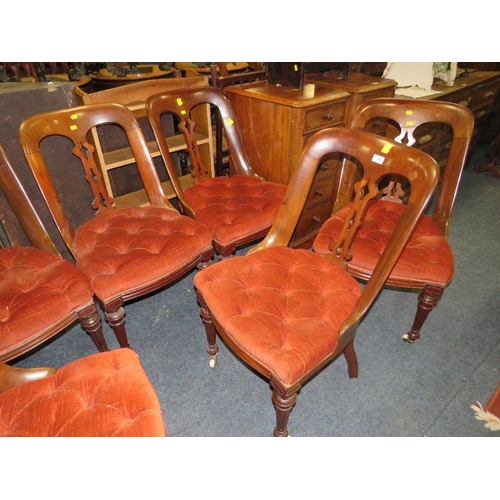 774 - A SET OF SIX ANTIQUE MAHOGANY SCOOP BACK DINING CHAIRS