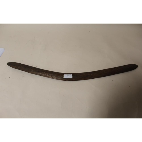 114 - A VINTAGE AUSTRALIAN BOOMERANG, L 71 cm
