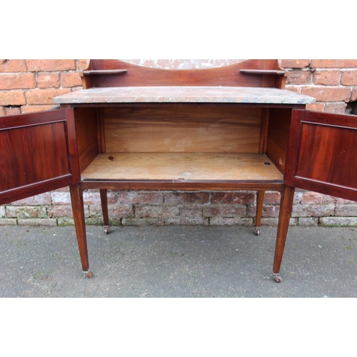 17 - AN EDWARDIAN MAHOGANY MARBLE TOPPED WASH STAND, W 101 cm