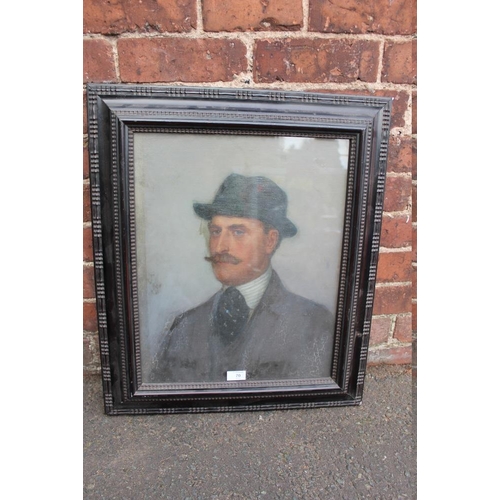 70 - A LATE 19TH / EARLY 20TH CENTURY HEAD AND SHOULDER PORTRAIT STUDY OF A GENTLEMAN WEARING A HAT, unsi... 